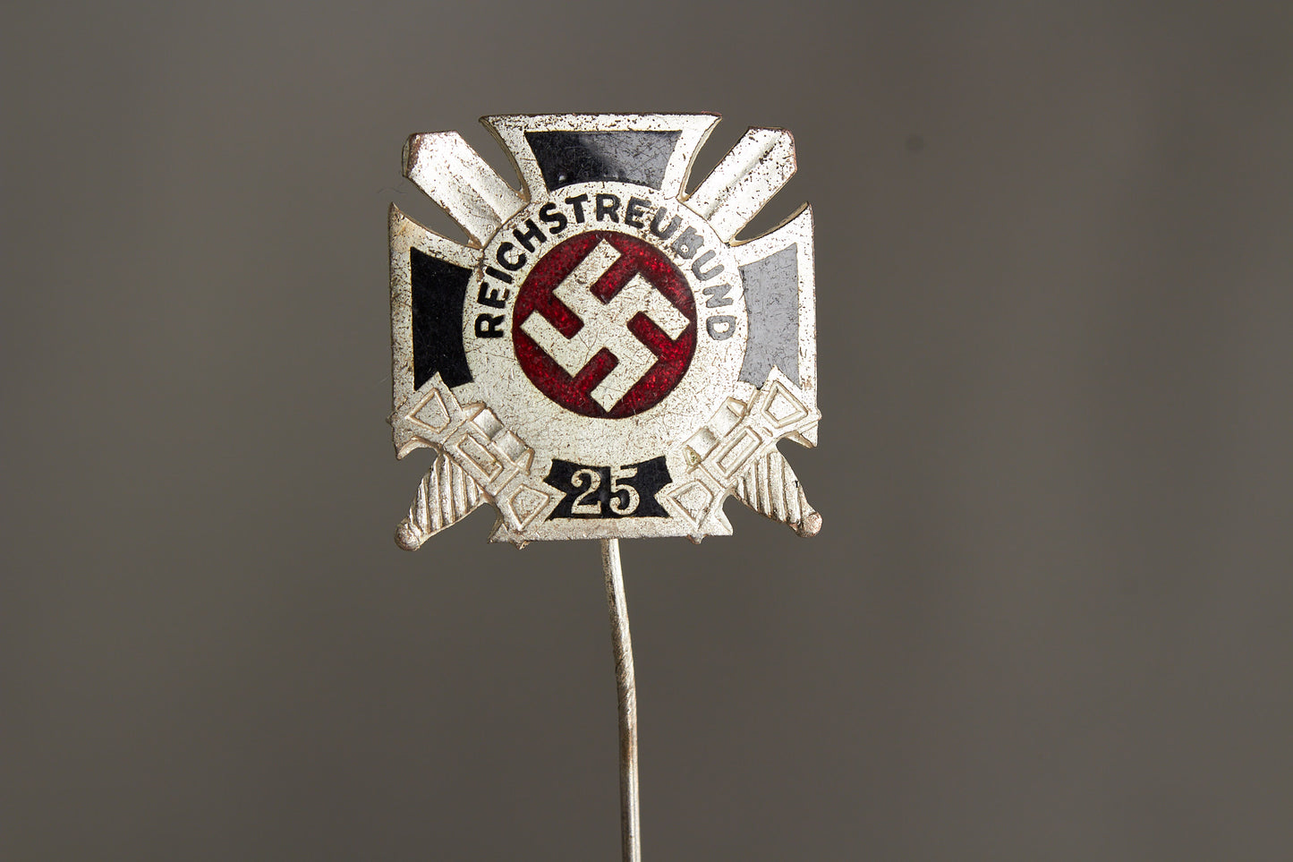 WW2 Tysk Reichstreubund Medlemsmærke. For 25 års medlemskab. Original.