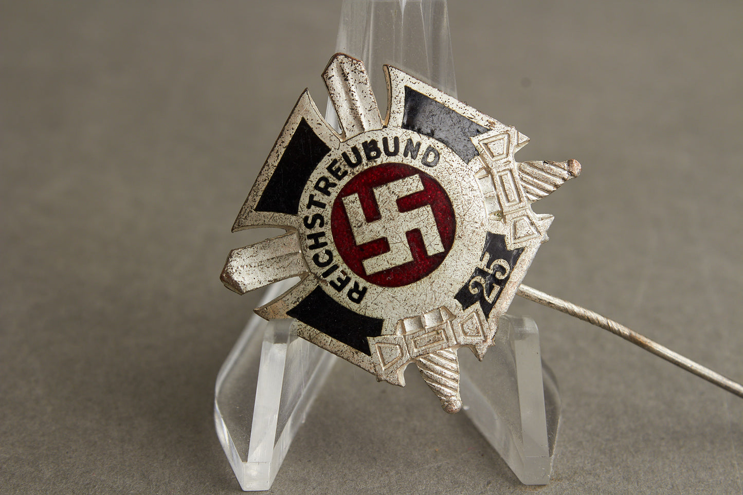 WW2 Tysk Reichstreubund Medlemsmærke. For 25 års medlemskab. Original.