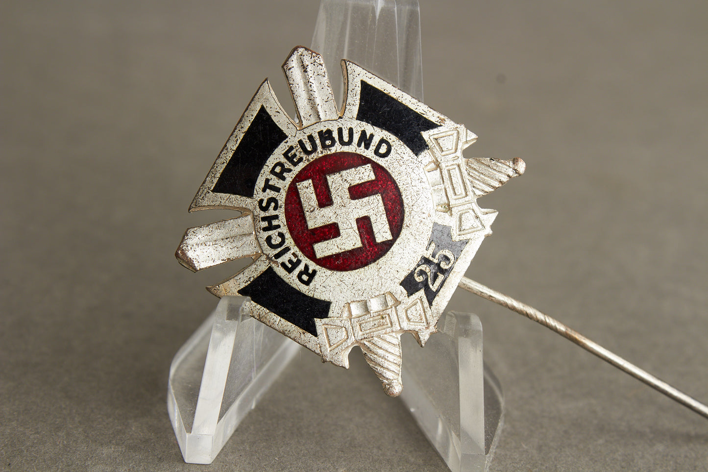 WW2 Tysk Reichstreubund Medlemsmærke. For 25 års medlemskab. Original.