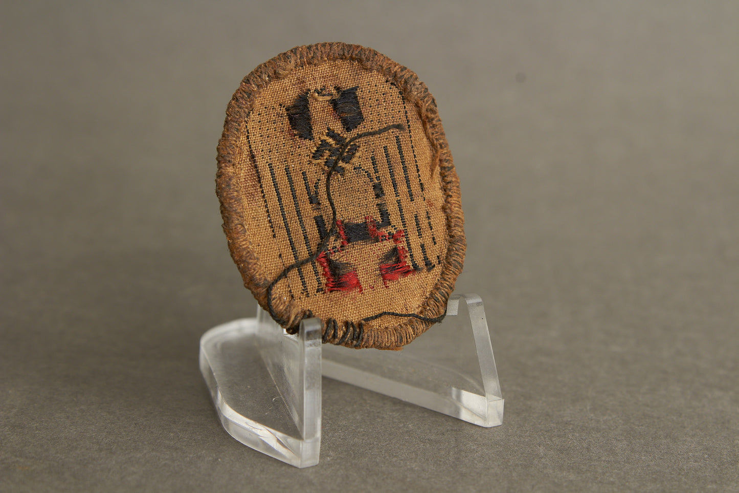 WW2 Tysk DRK (Deutsches Rotes Kreuz) Skråhue Mærke. Original.