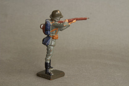 WW2 Tysk Lineol Legetøjssoldat. Original.