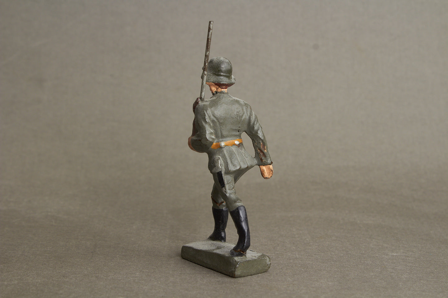 WW2 Tysk Lineol Legetøjssoldat. Original.
