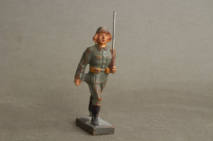 WW2 Tysk Lineol Legetøjssoldat. Original.