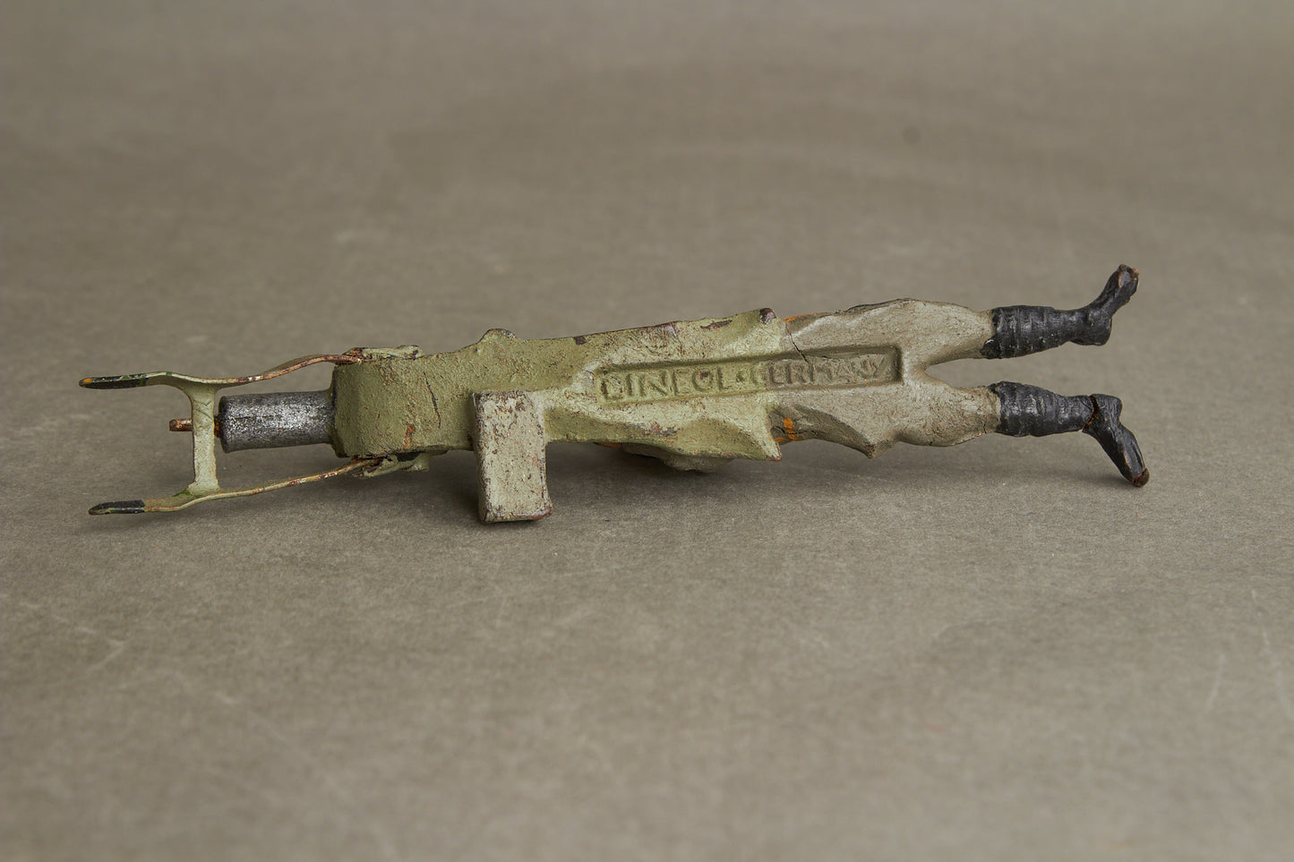 WW2 Tysk Lineol Legetøjssoldat. Original.