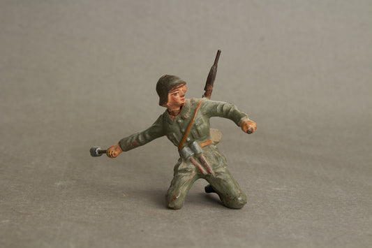 WW2 Tysk Lineol Legetøjssoldat. Original.