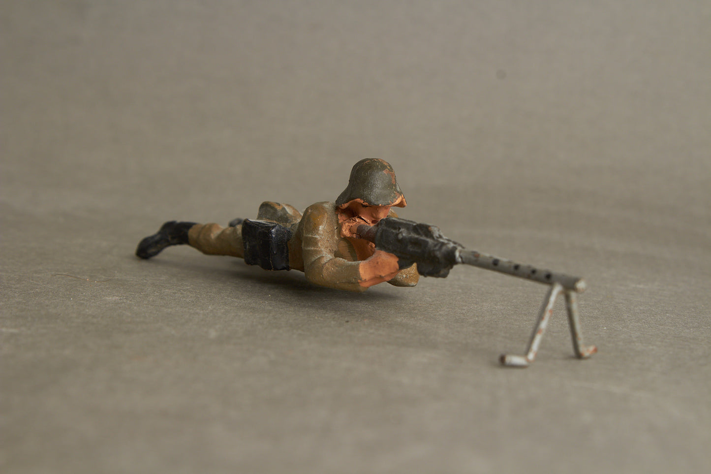 WW2 Tysk Lineol Legetøjssoldat. Original.