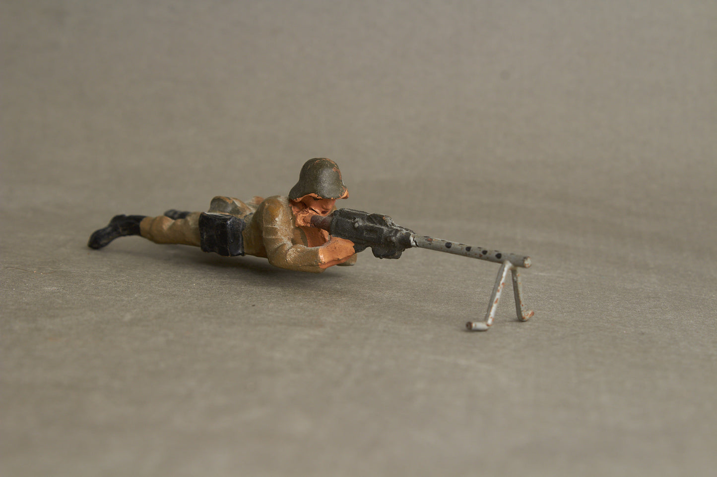 WW2 Tysk Lineol Legetøjssoldat. Original.