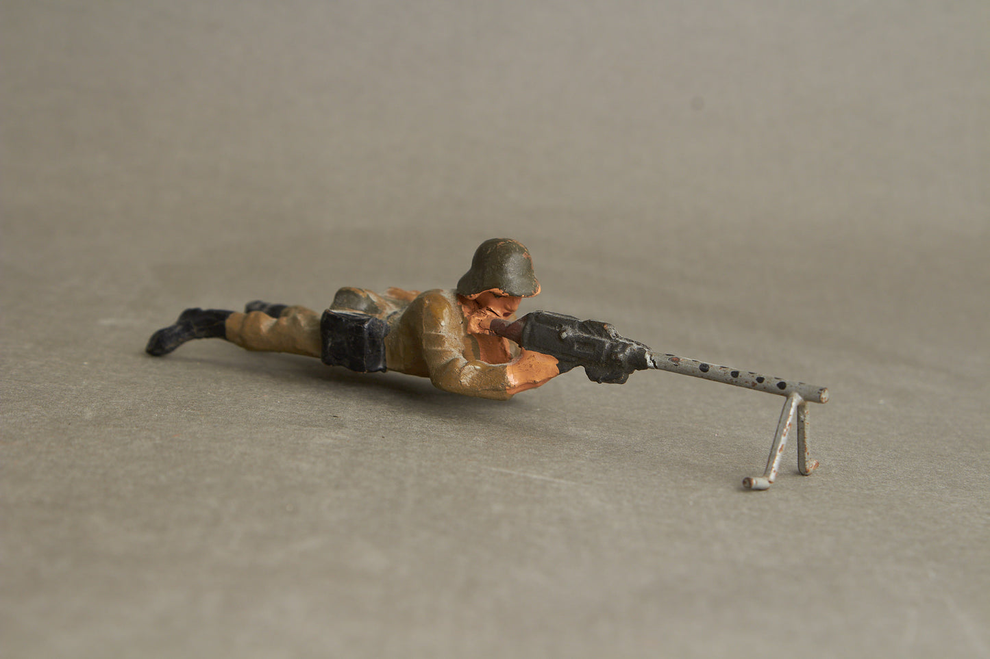 WW2 Tysk Lineol Legetøjssoldat. Original.