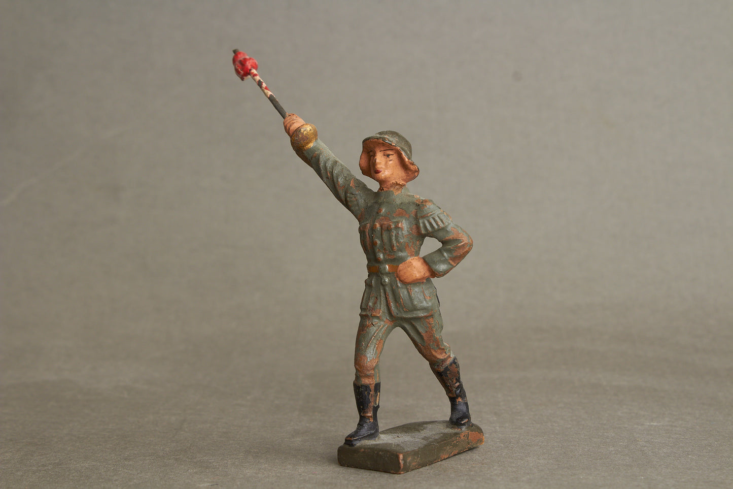 WW2 Tysk Lineol Legetøjssoldat. Original.