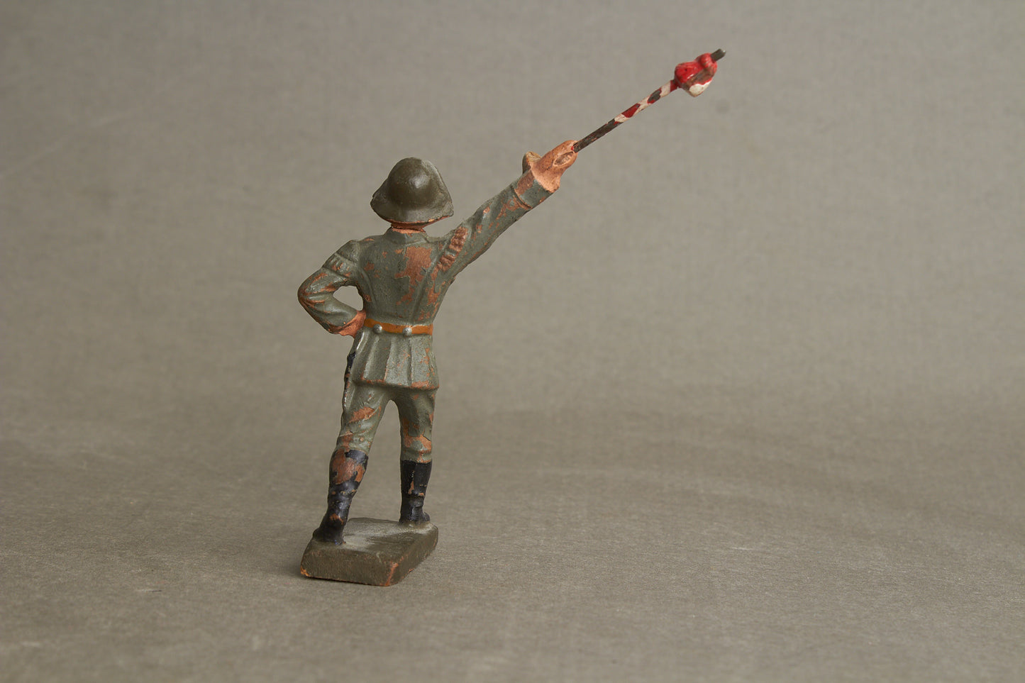 WW2 Tysk Lineol Legetøjssoldat. Original.