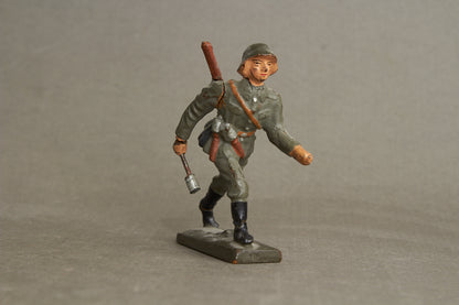 WW2 Tysk Lineol Legetøjssoldat. Original.