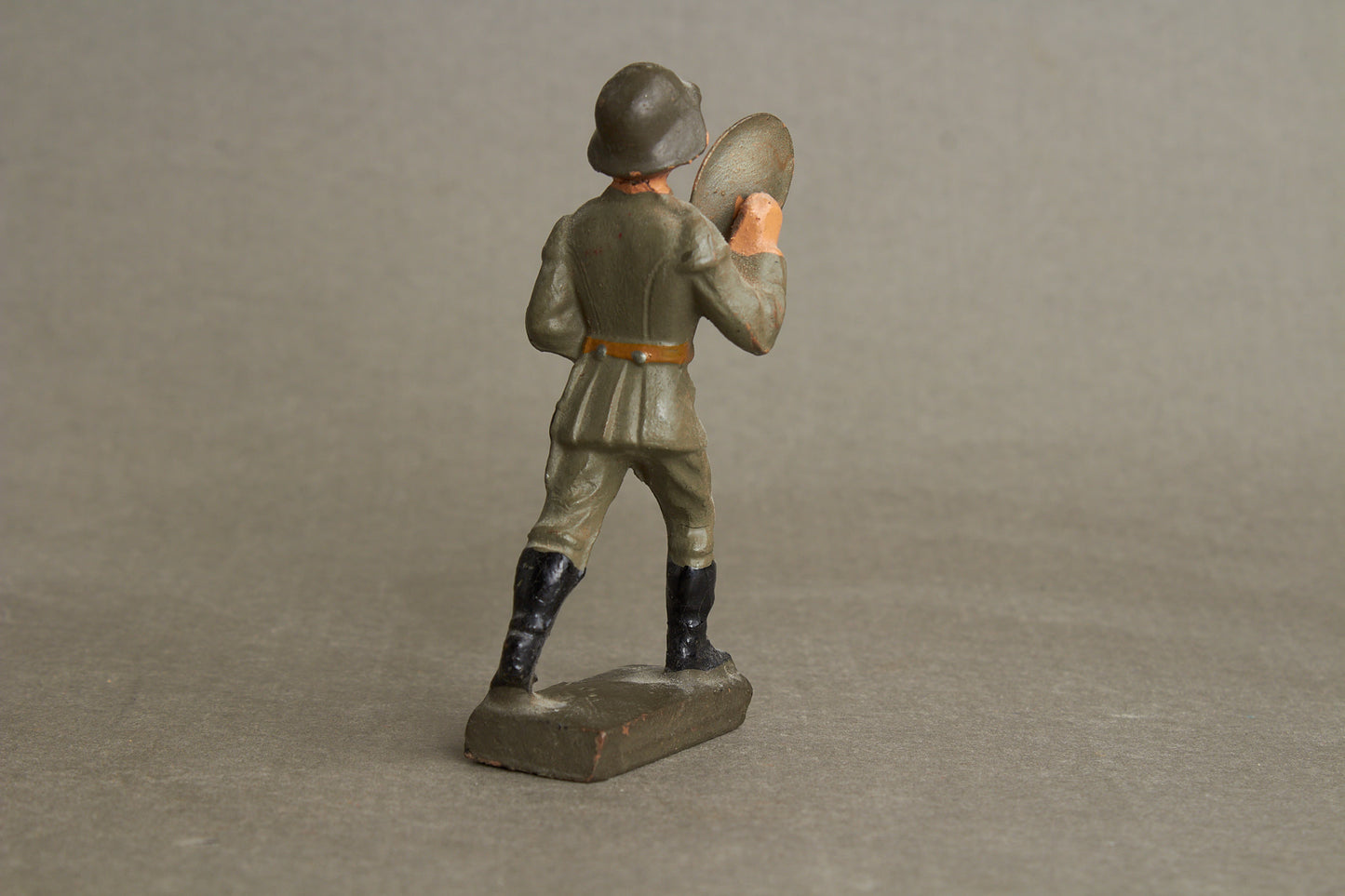 WW2 Tysk Lineol Legetøjssoldat. Original.