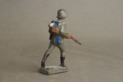 WW2 Tysk Lineol Legetøjssoldat. Original.