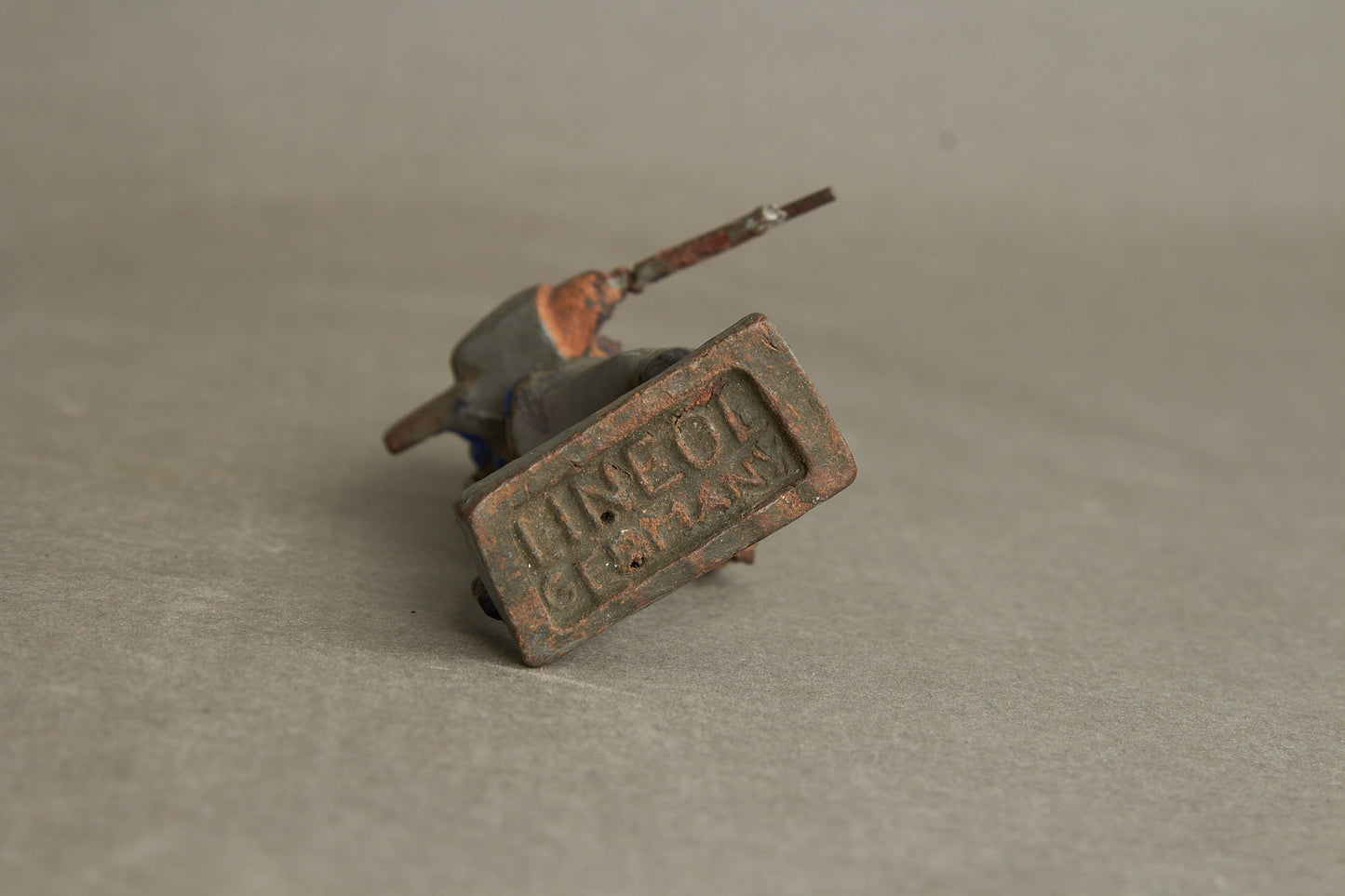 WW2 Tysk Lineol Legetøjssoldat. Original.