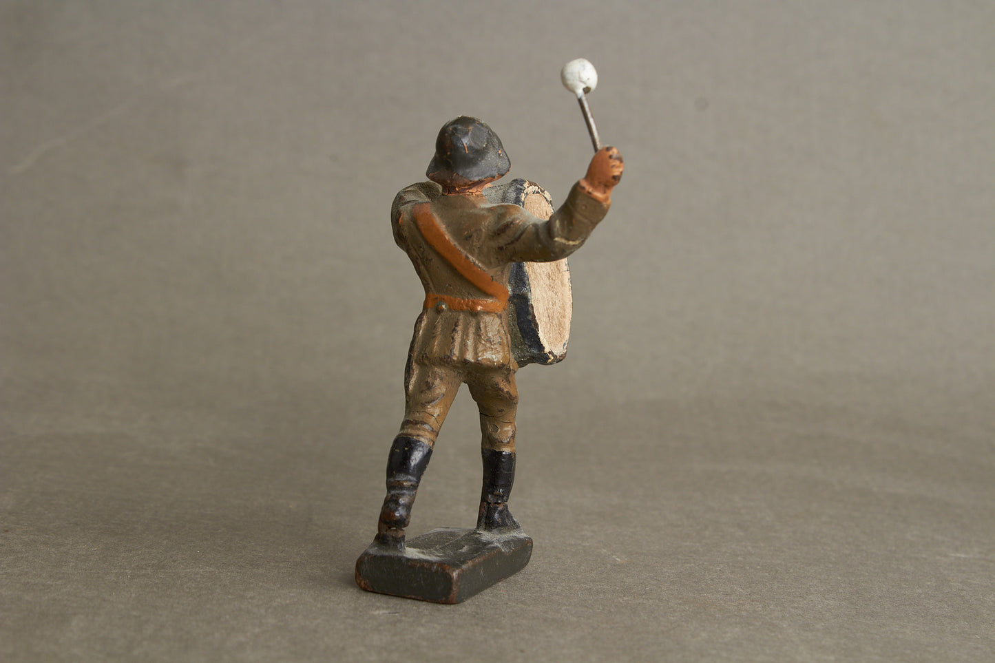 WW2 Tysk Lineol Legetøjssoldat. Original.