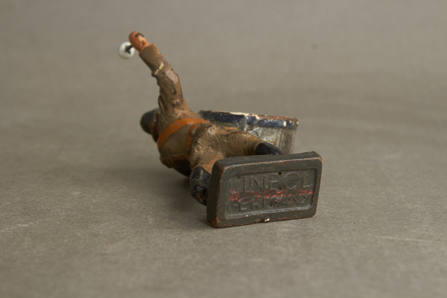 WW2 Tysk Lineol Legetøjssoldat. Original.