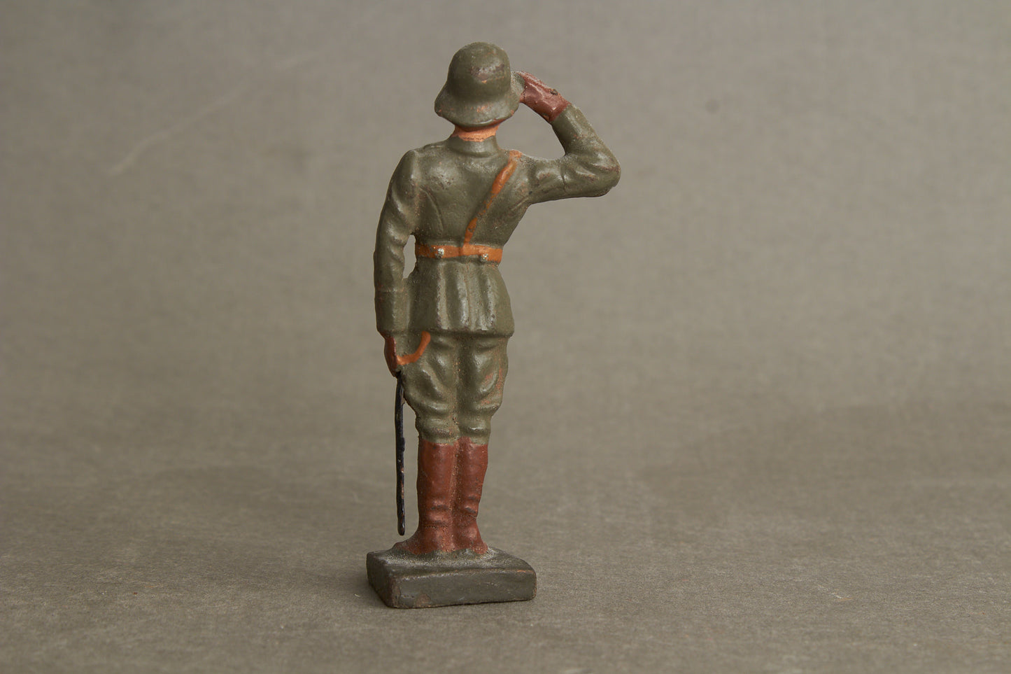 WW2 Tysk Lineol Legetøjssoldat. Original.