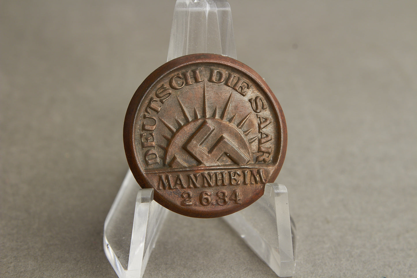 WW2 Tysk Tidlig NSDAP "Deutsch die Saar" Tinnie. Sjælden. Original.