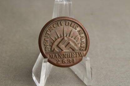 WW2 Tysk Tidlig NSDAP "Deutsch die Saar" Tinnie. Sjælden. Original.