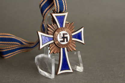 WW2 Tysk Mutterkreuz i Bronze. Original.