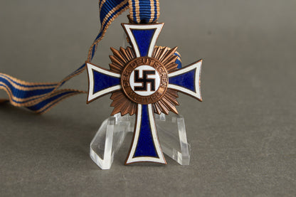 WW2 Tysk Mutterkreuz i Bronze. Original.