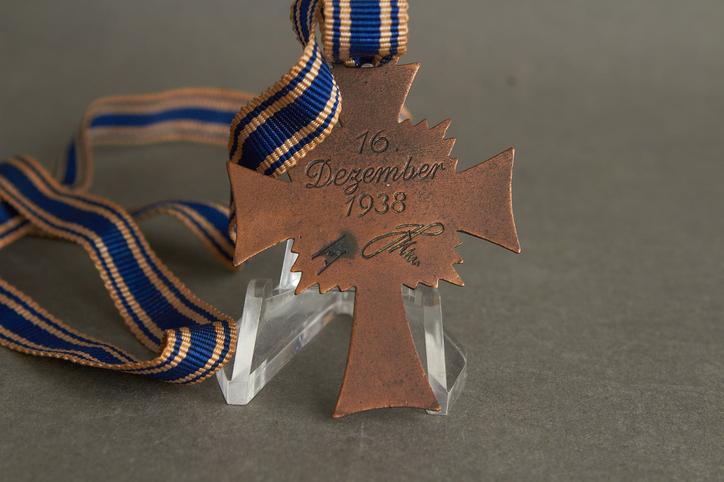 WW2 Tysk Mutterkreuz i Bronze. Original.