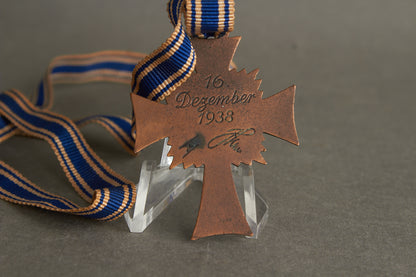 WW2 Tysk Mutterkreuz i Bronze. Original.