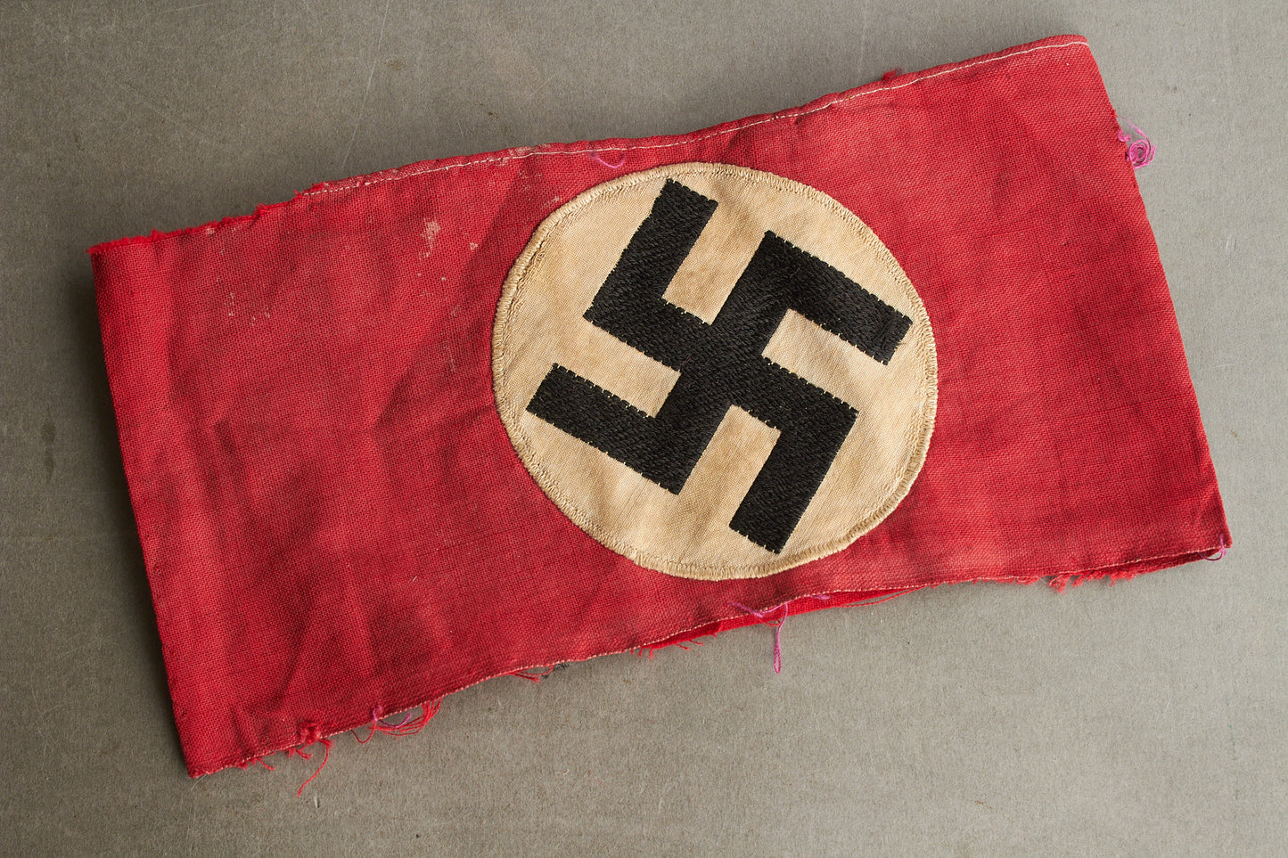 WW2 Tysk Tidlig SA/NSDAP Medlemsarmbind. Original.