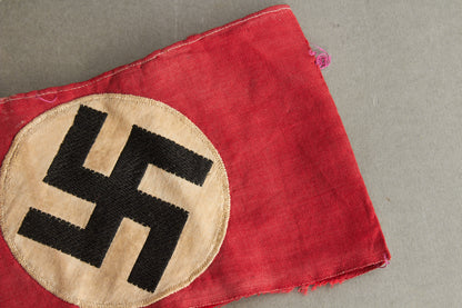 WW2 Tysk Tidlig SA/NSDAP Medlemsarmbind. Original.