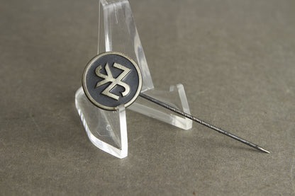 WW2 Tysk NSV (Nationalsozialistische Volkswohlfahrt) Medlemspin. Original.