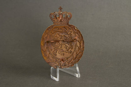 WW2 Dansk Hjelmmærke til M/1939 "Amalienborg hjelm". Original.