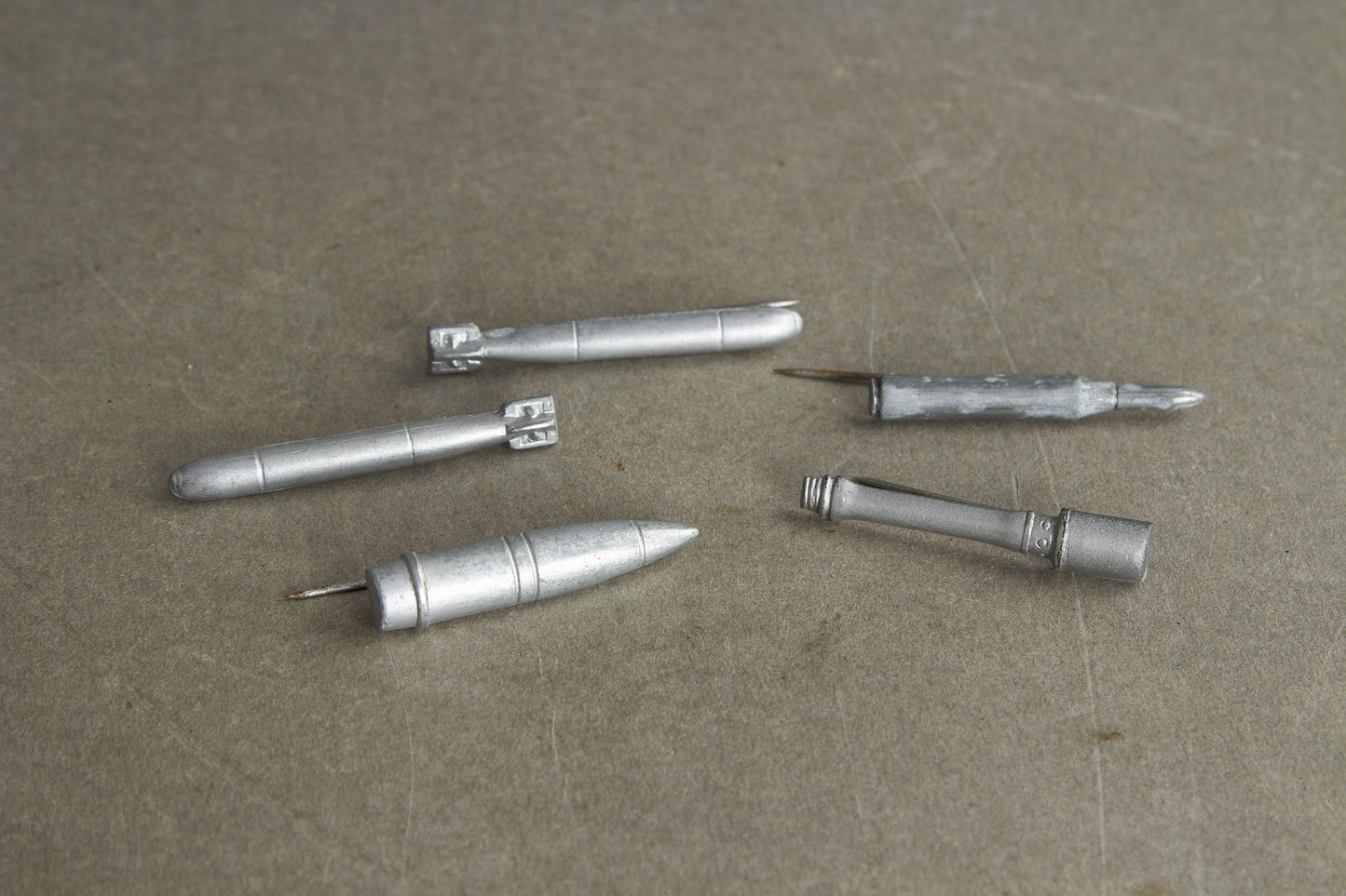 WW2 Tysk WHW Ammunitions lot. 2 torpedoer, M24 stavh., patron og granat. Sjælden. Original.