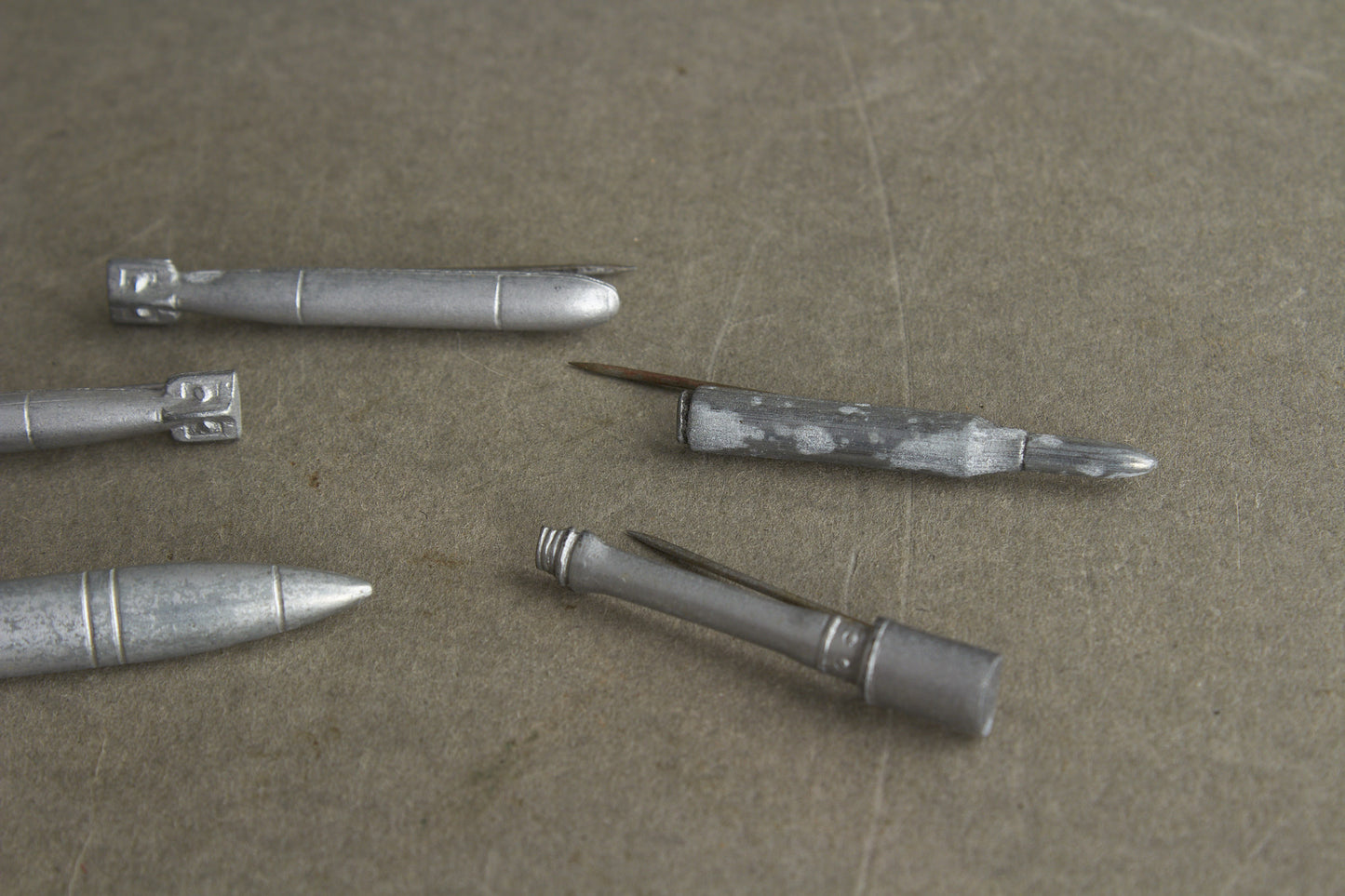 WW2 Tysk WHW Ammunitions lot. 2 torpedoer, M24 stavh., patron og granat. Sjælden. Original.