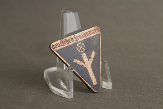 WW2 Tysk Deutsches Frauenwerk Medlemsmærke. Original.
