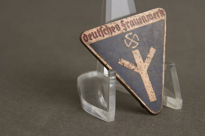 WW2 Tysk Deutsches Frauenwerk Medlemsmærke. Original.