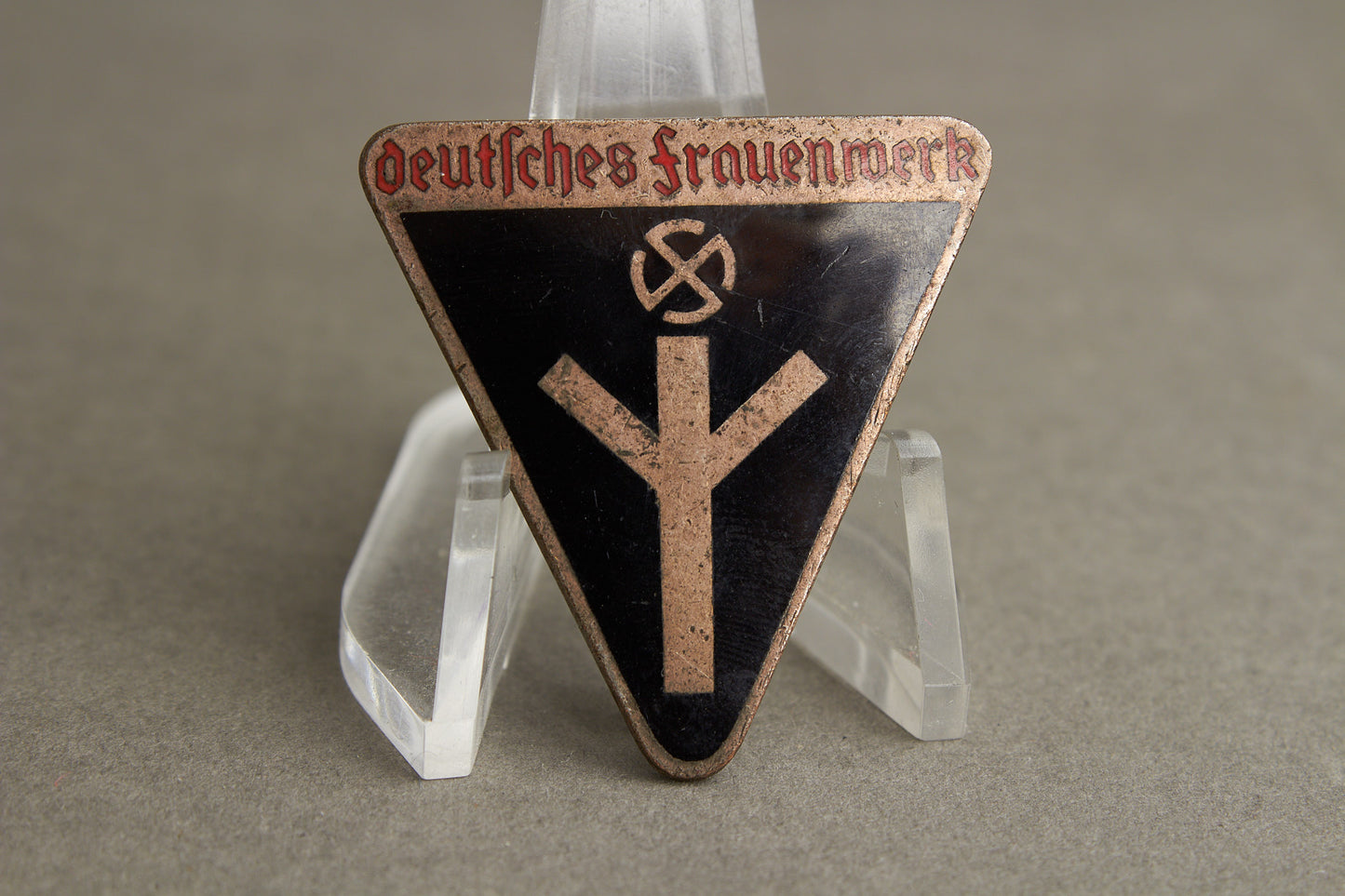 WW2 Tysk Deutsches Frauenwerk Medlemsmærke. Original.