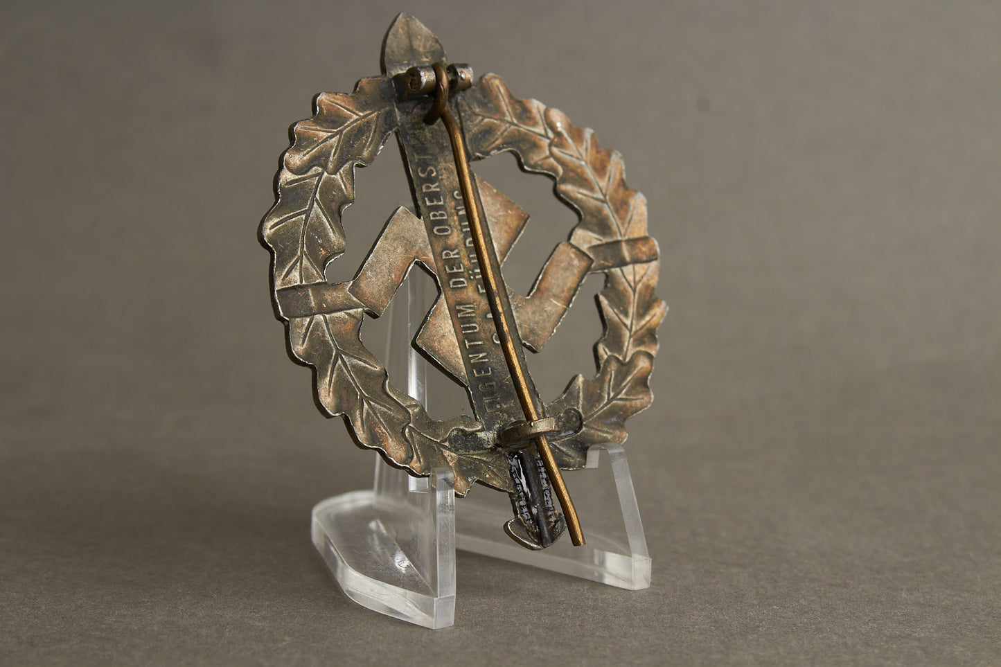 WW2 Tysk SA Sportabzeichen i Bronze. 3. Model. Nålen skiftet. Original.