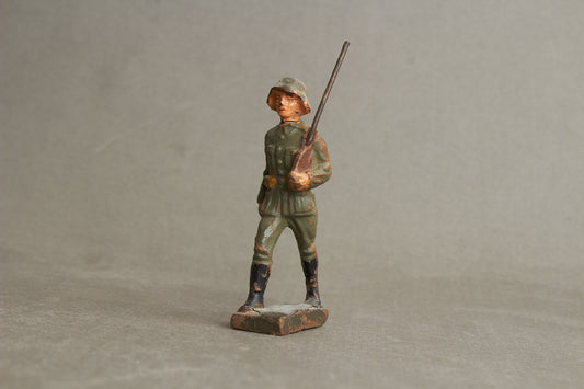 WW2 Tysk Lineol Legetøjssoldat. Original.