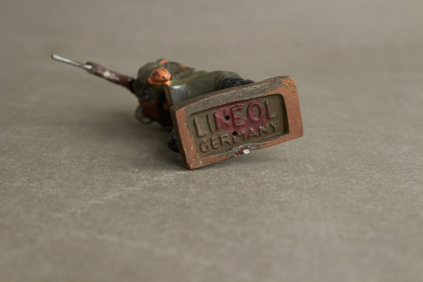 WW2 Tysk Lineol Legetøjssoldat. Original.