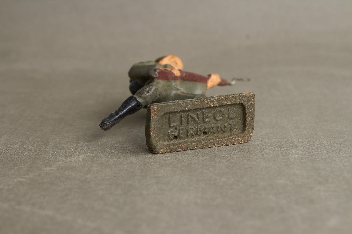 WW2 Tysk Lineol Legetøjssoldat. Original.