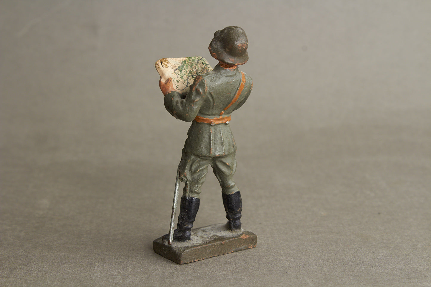 WW2 Tysk Lineol Legetøjssoldat. Original.