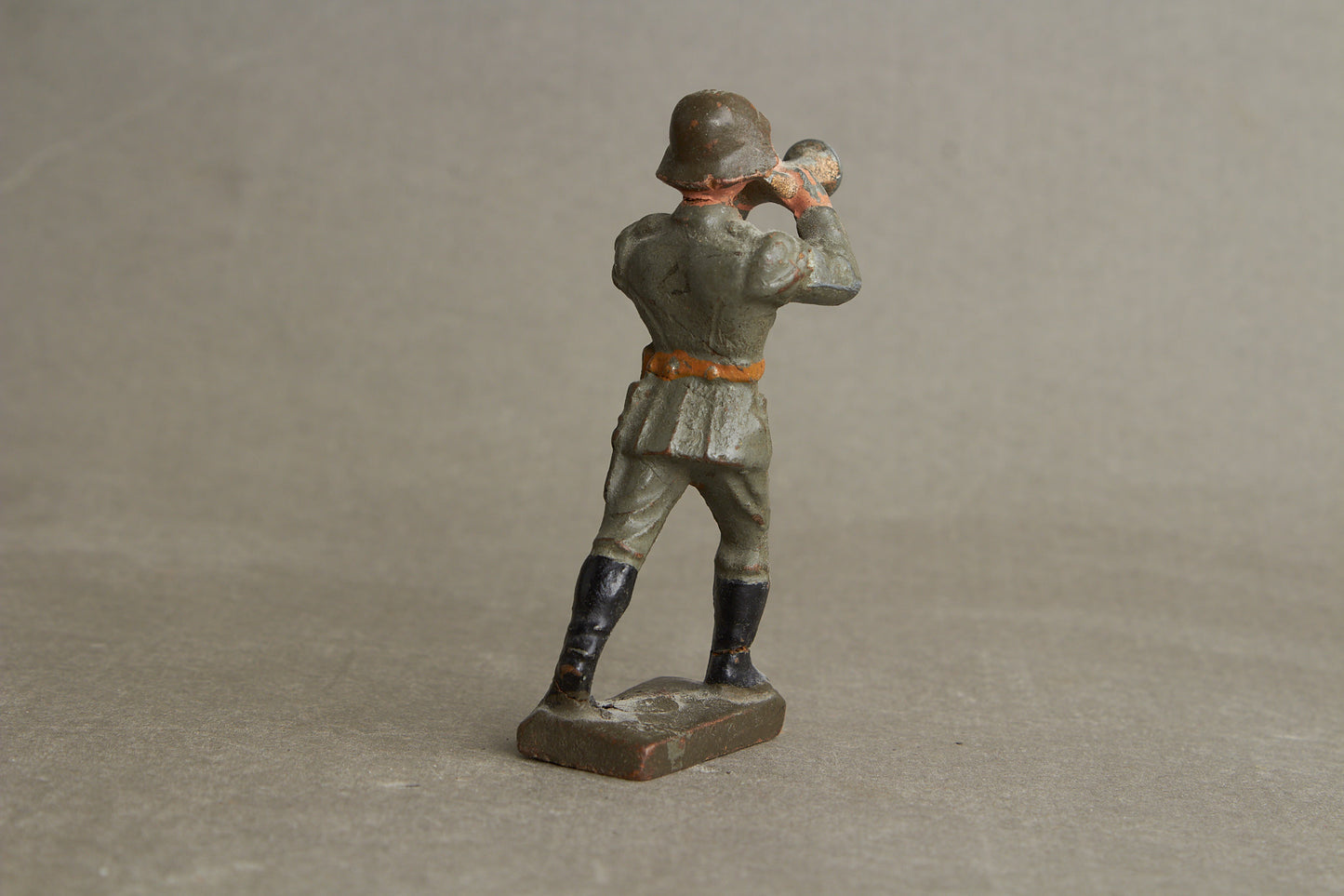 WW2 Tysk Lineol Legetøjssoldat. Original.