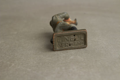 WW2 Tysk Lineol Legetøjssoldat. Original.