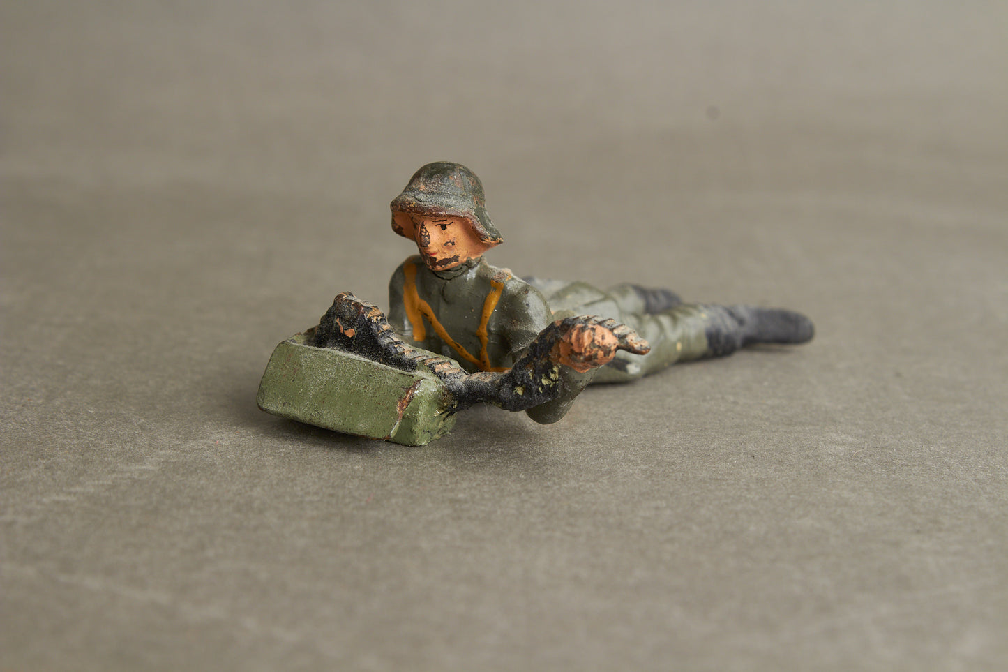 WW2 Tysk Lineol Legetøjssoldat. Original.