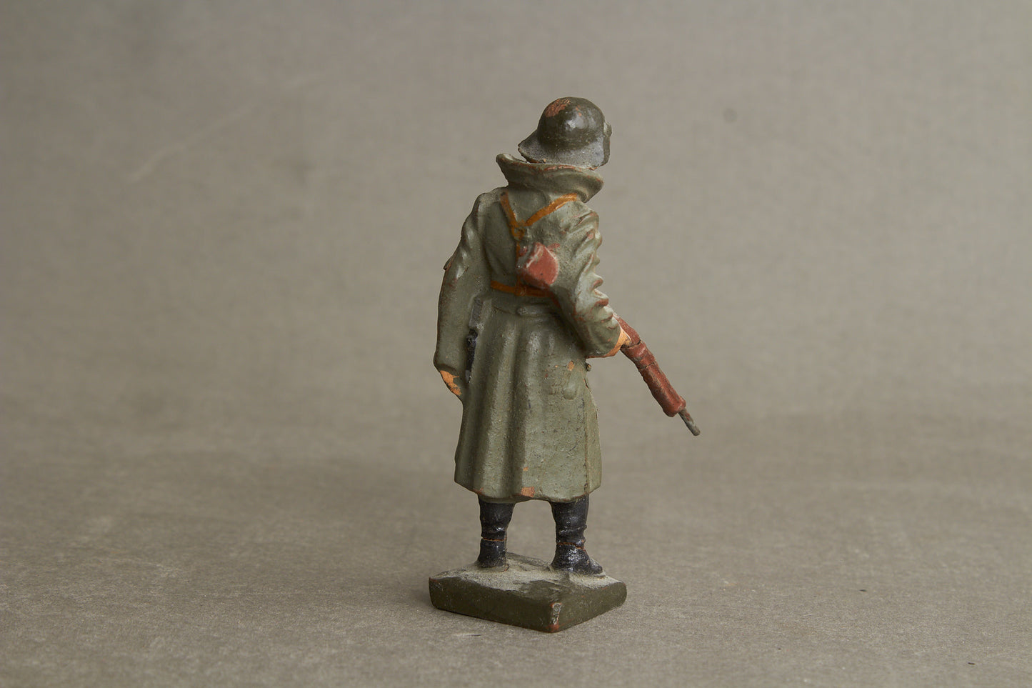 WW2 Tysk Lineol Legetøjssoldat. Original.