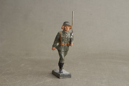 WW2 Tysk Lineol Legetøjssoldat. Original.