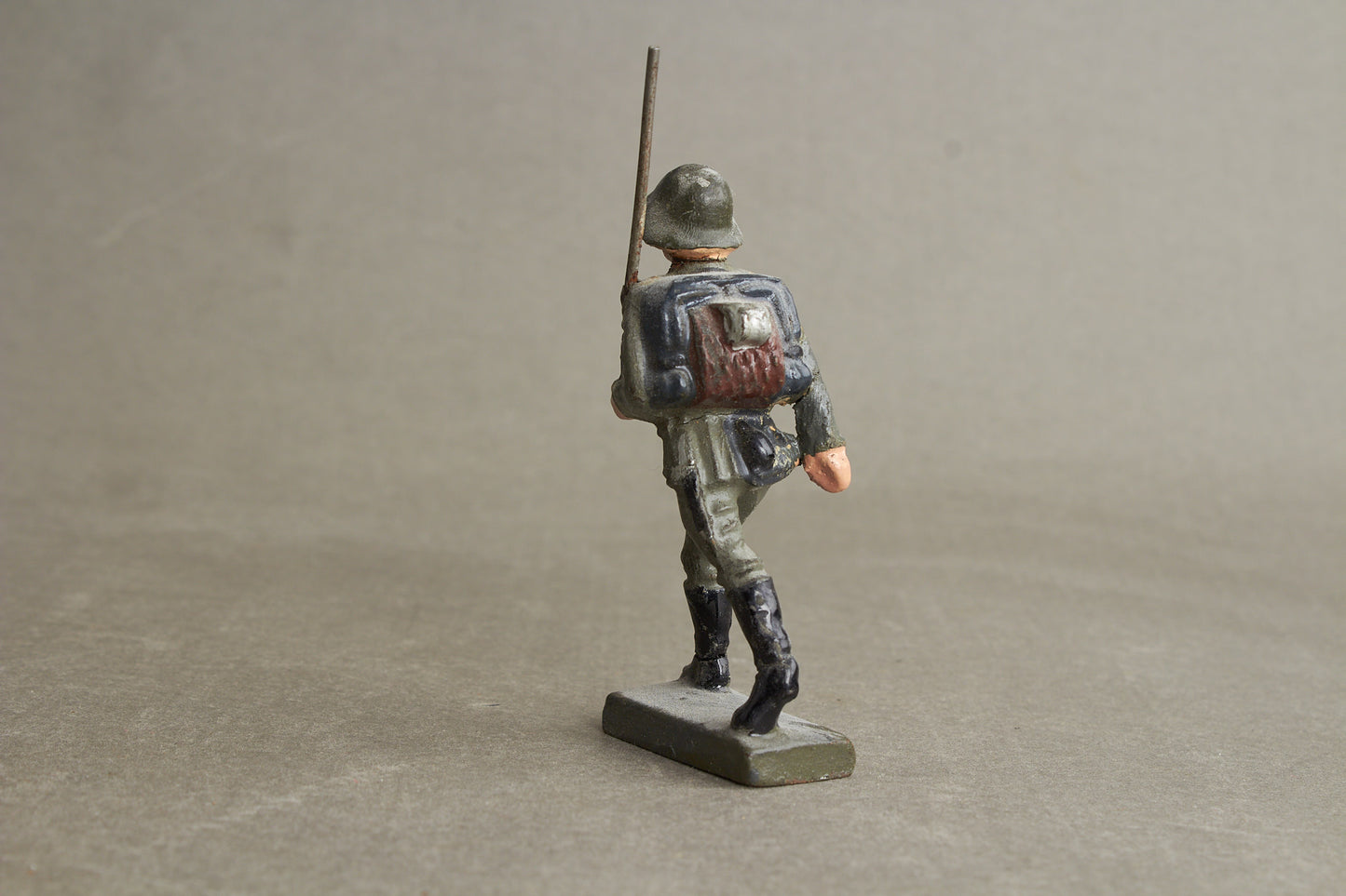 WW2 Tysk Lineol Legetøjssoldat. Original.