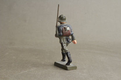 WW2 Tysk Lineol Legetøjssoldat. Original.