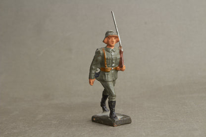 WW2 Tysk Lineol Legetøjssoldat. Original.