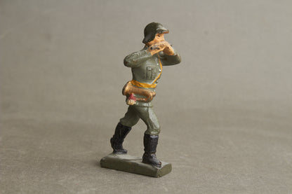 WW2 Tysk Lineol Legetøjssoldat. Original.
